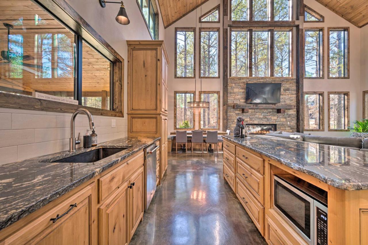 Broken Bow Lazy Dog Lodge With Hot Tub, Pool Table 외부 사진