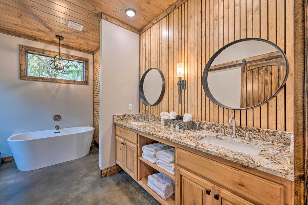 Broken Bow Lazy Dog Lodge With Hot Tub, Pool Table 외부 사진